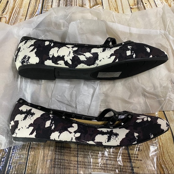 Avon Cushion Walk Floral Print Flats - Picture 3 of 6